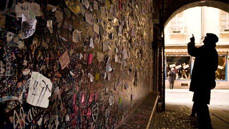 Теперь в Вероне туристам запрещено признаваться в любви