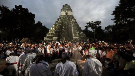 В день Конца Света от туристов пострадал древний храм майя