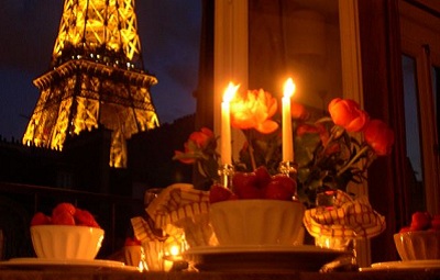 В День святого Валентина Париж предлагает всем желающим признаться в любви на весь город