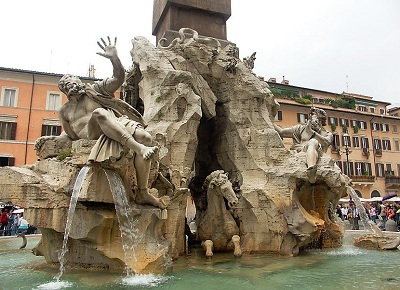 В одном из фонтанов Рима пойманы голые интуристы