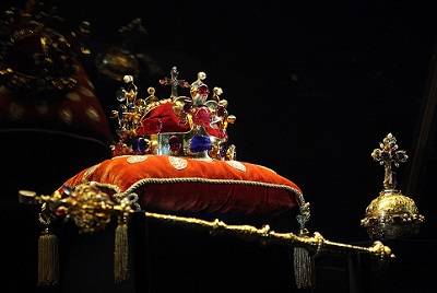Выставка королевских драгоценностей недавно открылась в Праге