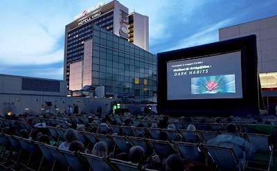 Таллин приглашает туристов в необычный кинотеатр под открытым небом