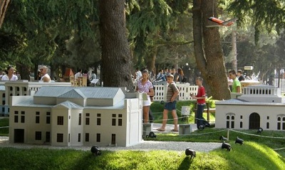 В Бахчисарае открылся самый большой в Крыму парк миниатюр