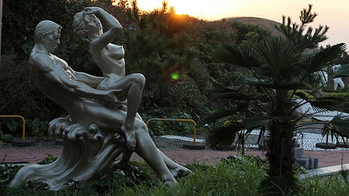 Парк эротической скульптуры в Южной Корее